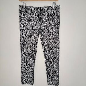 Nike Black & White Speckle Cropped Compression Mid Rise Leggings FREE SHIPPING